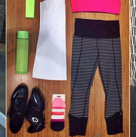 Lululemon Runday Parallel Crops sz 4 - Picture 1 of 3